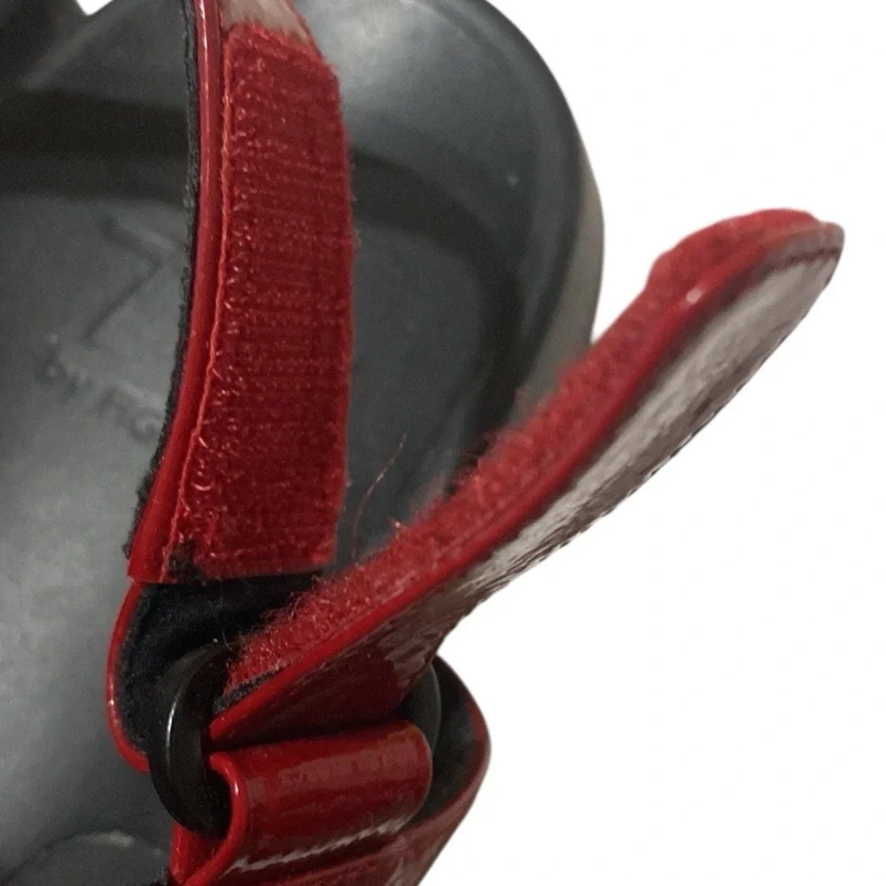 FIGS by FIGUEROA Red Patent Leather Sandals Hinged Sole Flex Leather Activewear